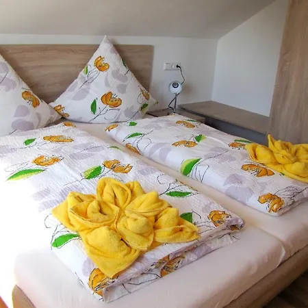 Zuern Apartman *